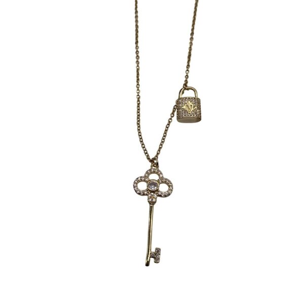 Faux Diamond Key & Lock Pendant Necklace Gold-Tone Titanium Steel 46cm Chain - Picture 7 of 7